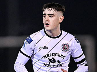 MK Dons target Devoy says stay...